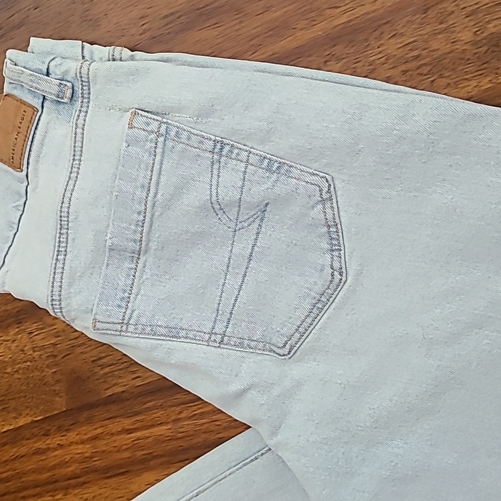 American Eagle Womens 6 Curvey Straight Light Wash - Picture 2 of 6